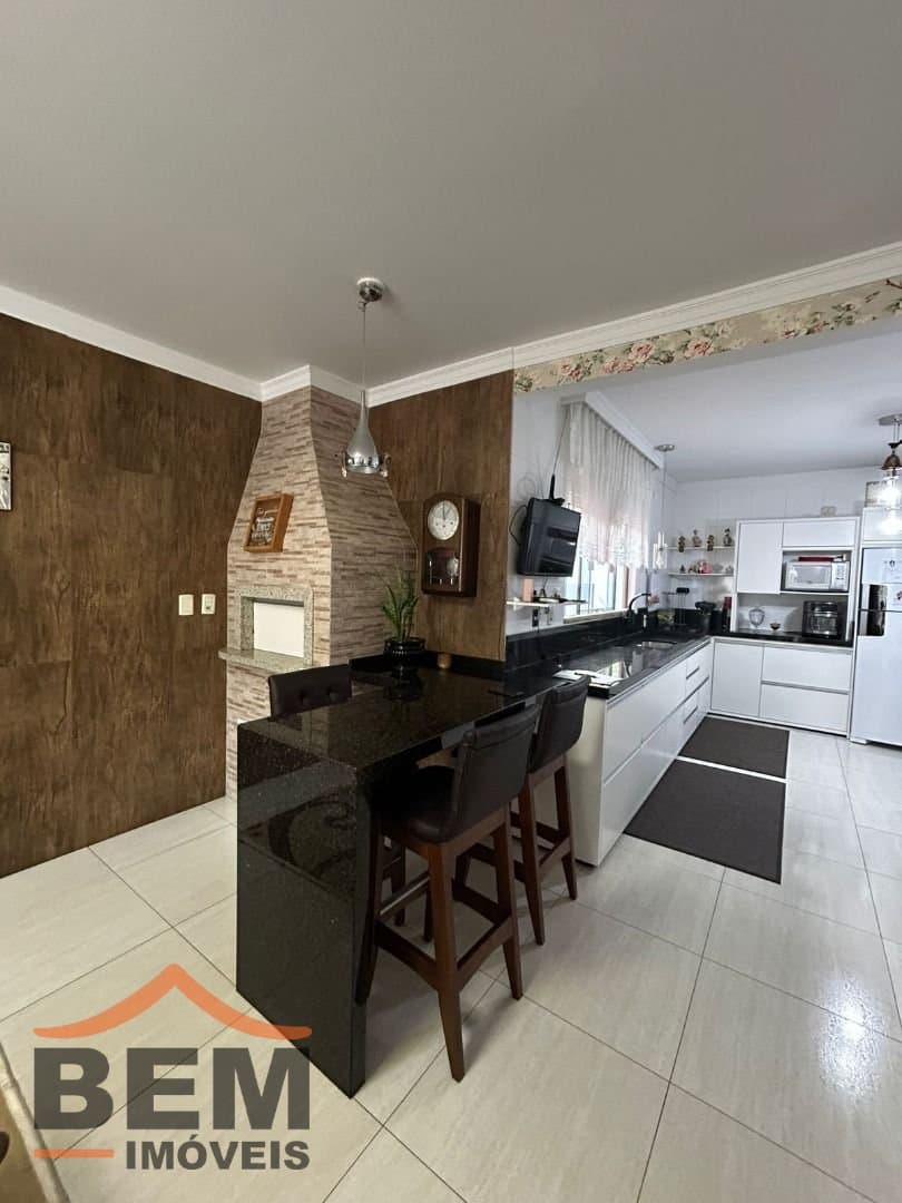 Casa para Venda com 3 quartos e 340m² no bairro Centro, em Itajaí