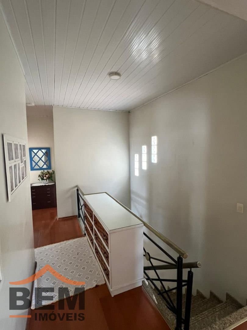 Casa para Venda com 4 quartos e 550m² no bairro Vila Operária, em Itajaí