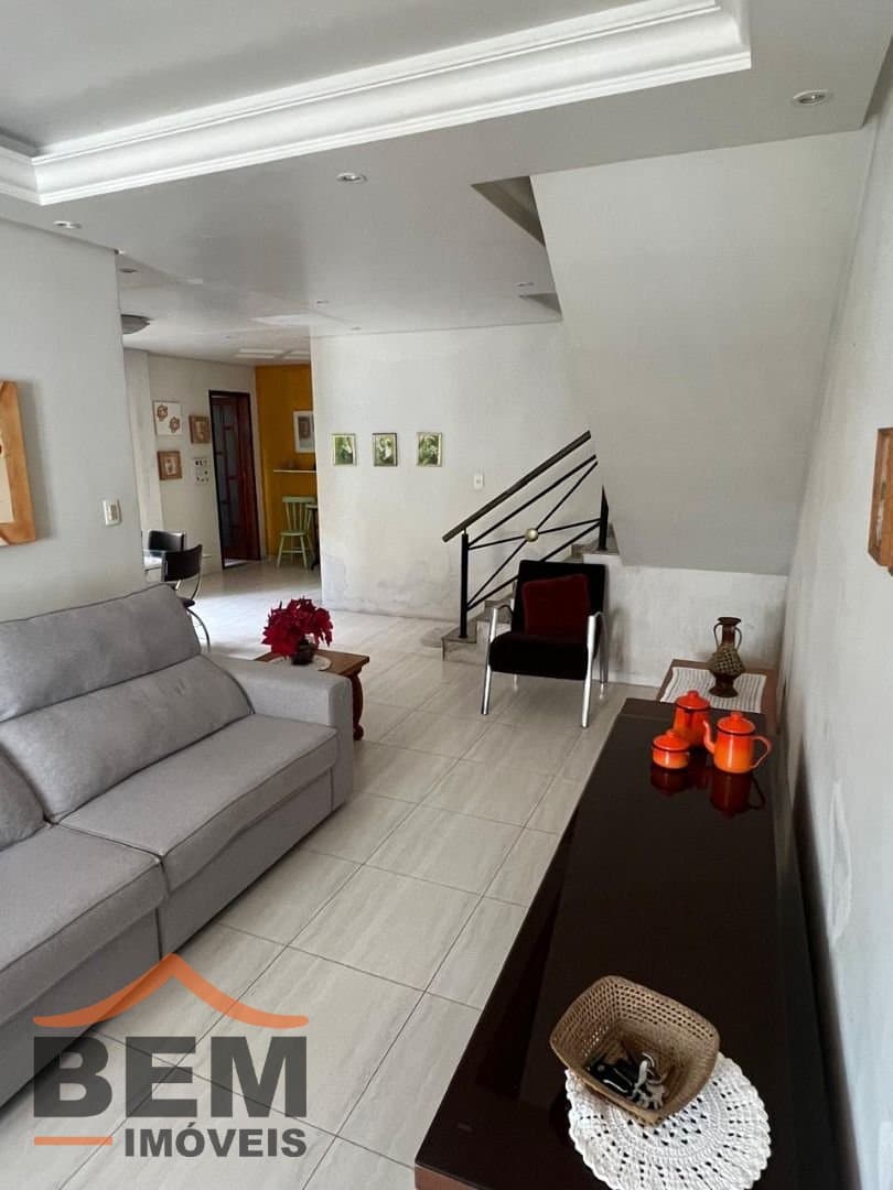 Casa para Venda com 4 quartos e 550m² no bairro Vila Operária, em Itajaí
