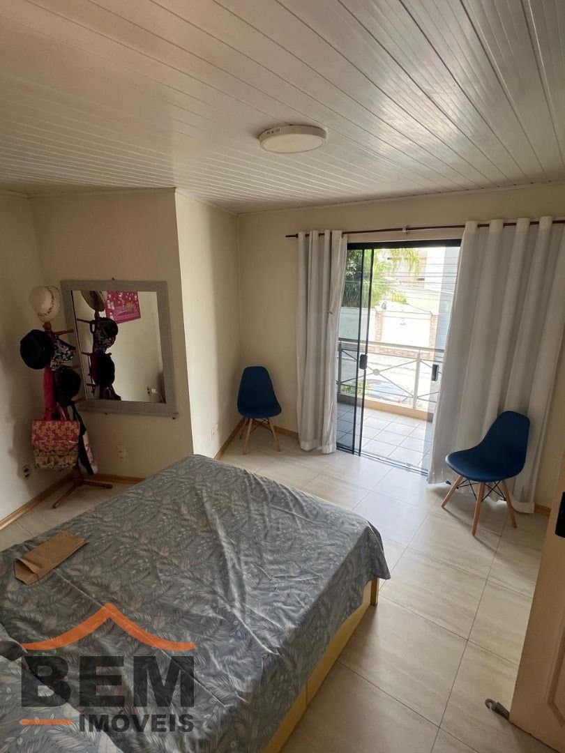 Casa para Venda com 4 quartos e 550m² no bairro Vila Operária, em Itajaí