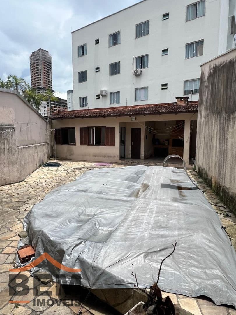 Casa para Venda com 4 quartos e 550m² no bairro Vila Operária, em Itajaí