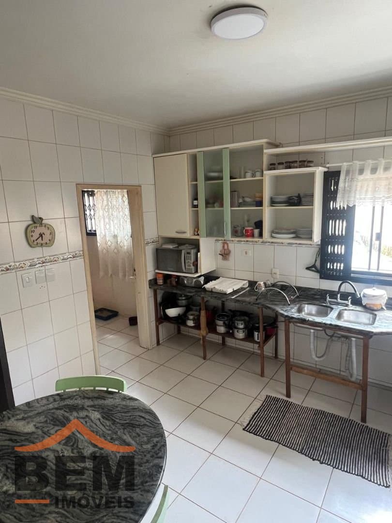 Casa para Venda com 4 quartos e 550m² no bairro Vila Operária, em Itajaí
