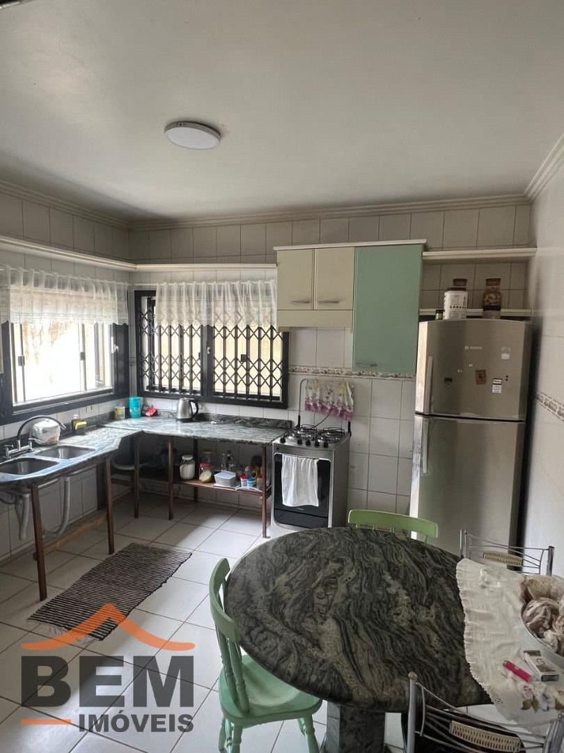 Casa para Venda com 4 quartos e 550m² no bairro Vila Operária, em Itajaí