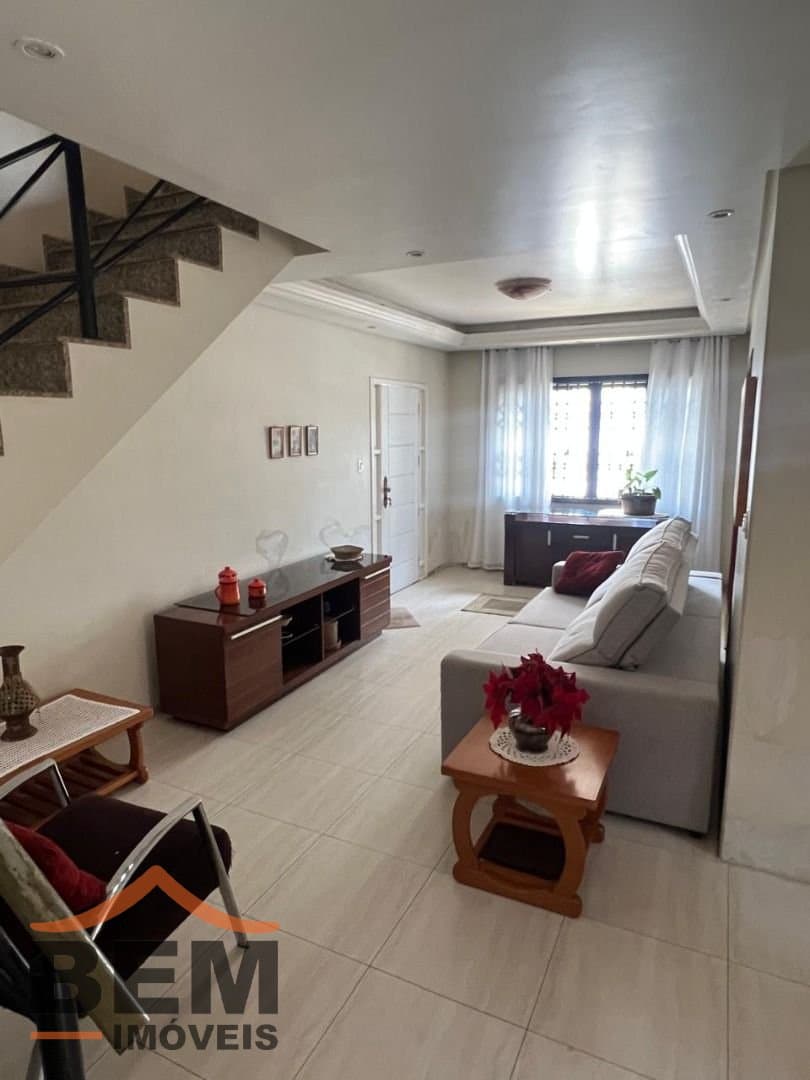 Casa para Venda com 4 quartos e 550m² no bairro Vila Operária, em Itajaí