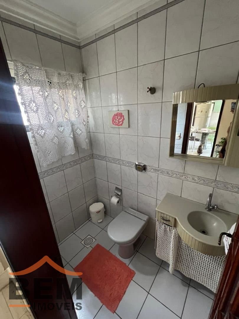 Casa para Venda com 4 quartos e 550m² no bairro Vila Operária, em Itajaí