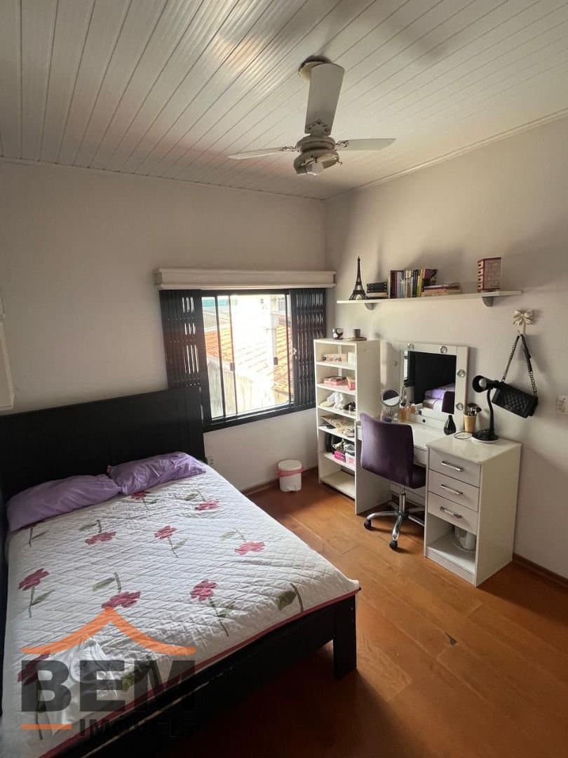 Casa para Venda com 4 quartos e 550m² no bairro Vila Operária, em Itajaí