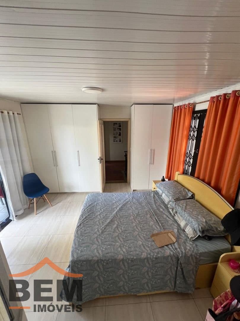 Casa para Venda com 4 quartos e 550m² no bairro Vila Operária, em Itajaí