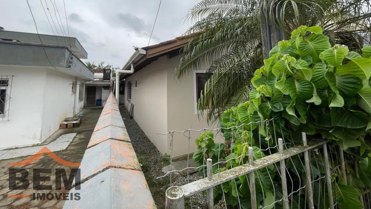 Casa para Venda com 2 quartos e 144m² no bairro Areias, em Camboriú