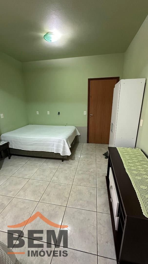 Casa para Venda com 3 quartos e 210m² no bairro Zimbros, em Bombinhas
