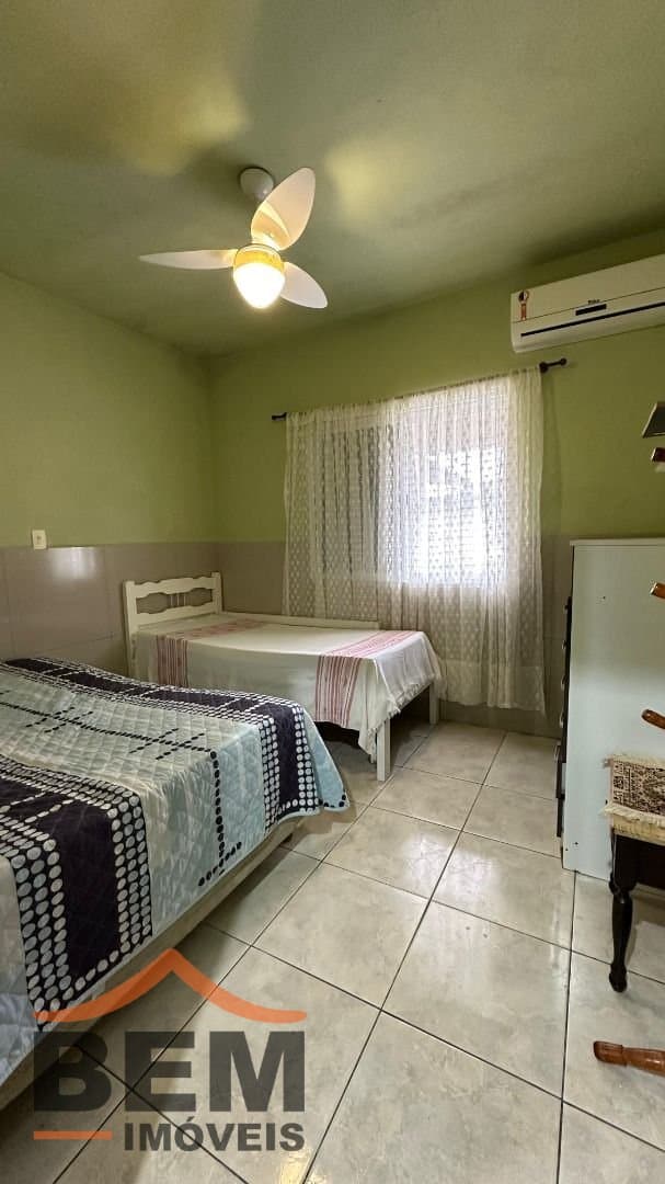Casa para Venda com 3 quartos e 210m² no bairro Zimbros, em Bombinhas
