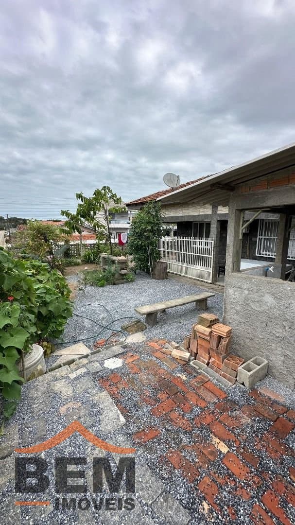 Casa para Venda com 3 quartos e 210m² no bairro Zimbros, em Bombinhas