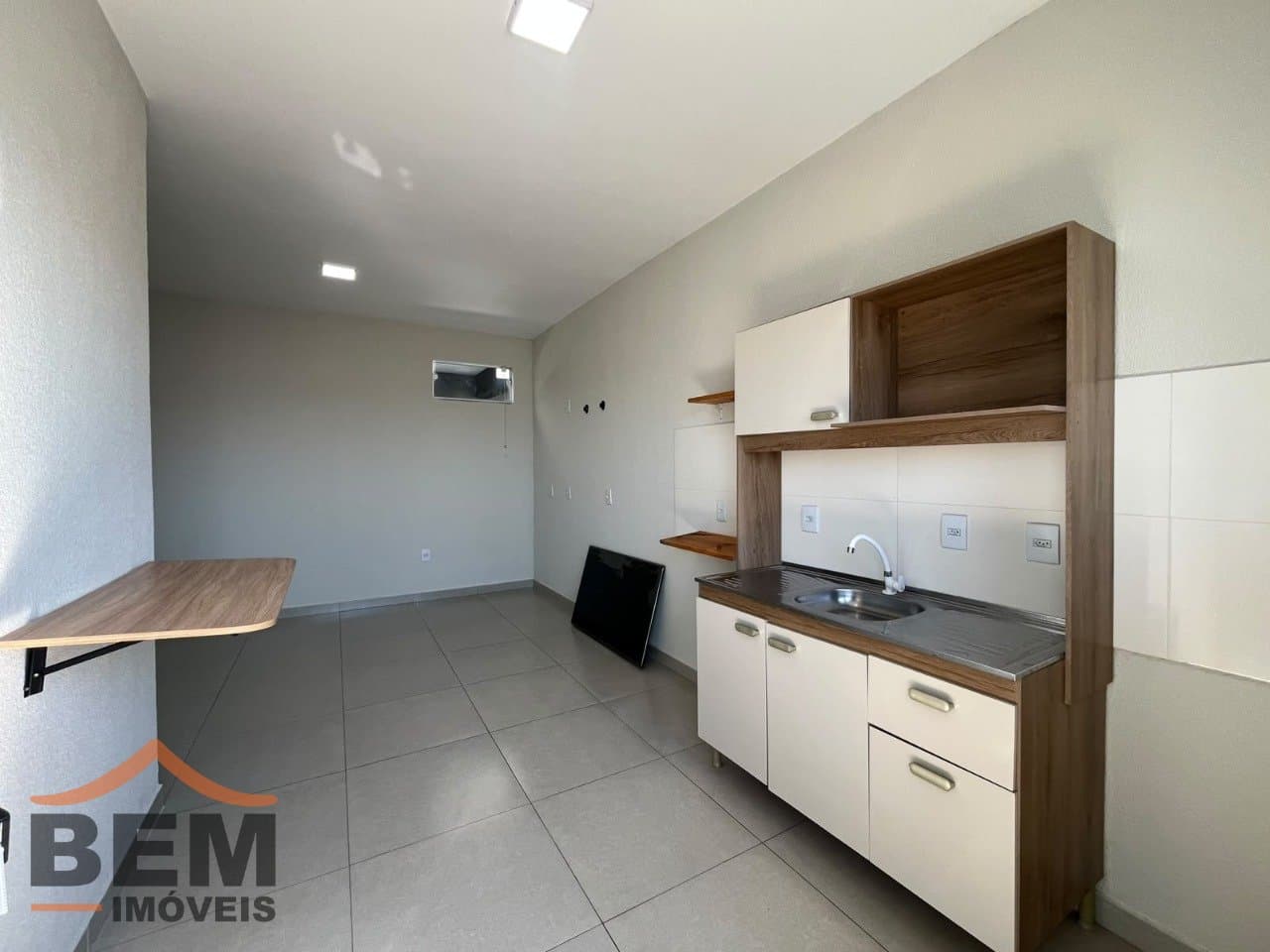 Kitnet para Locação com 1 quarto e 20m² no bairro Cordeiros, em Itajaí