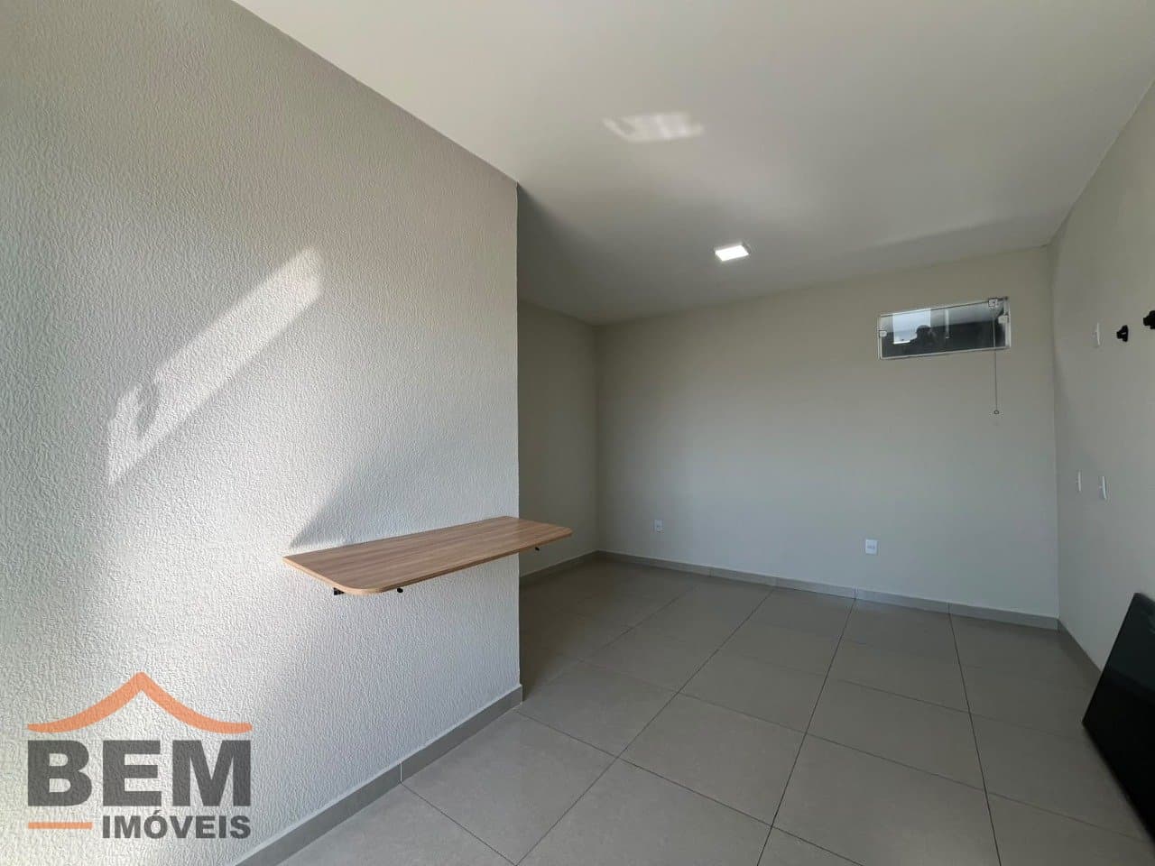 Kitnet para Locação com 1 quarto e 20m² no bairro Cordeiros, em Itajaí