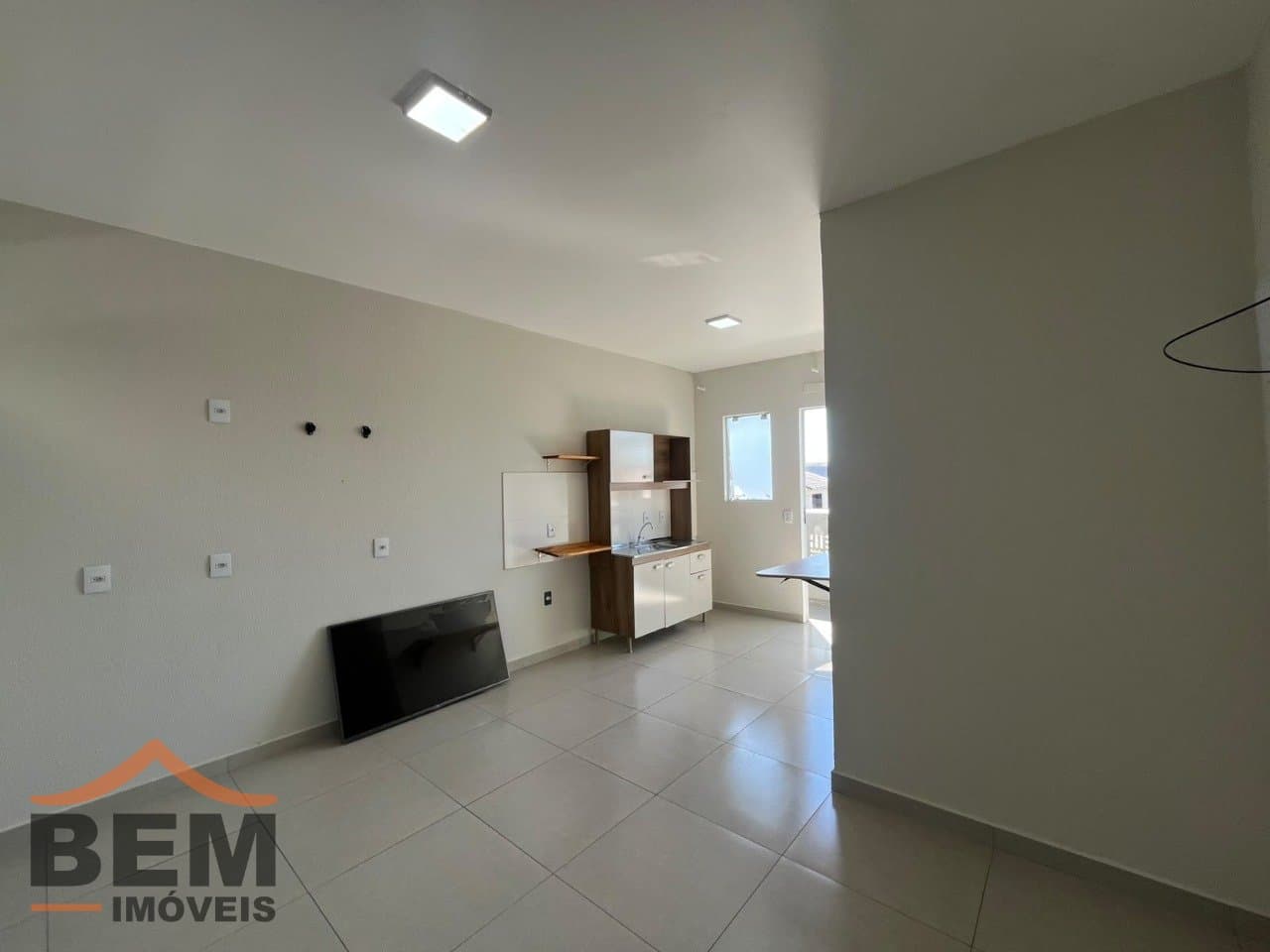 Kitnet para Locação com 1 quarto e 20m² no bairro Cordeiros, em Itajaí