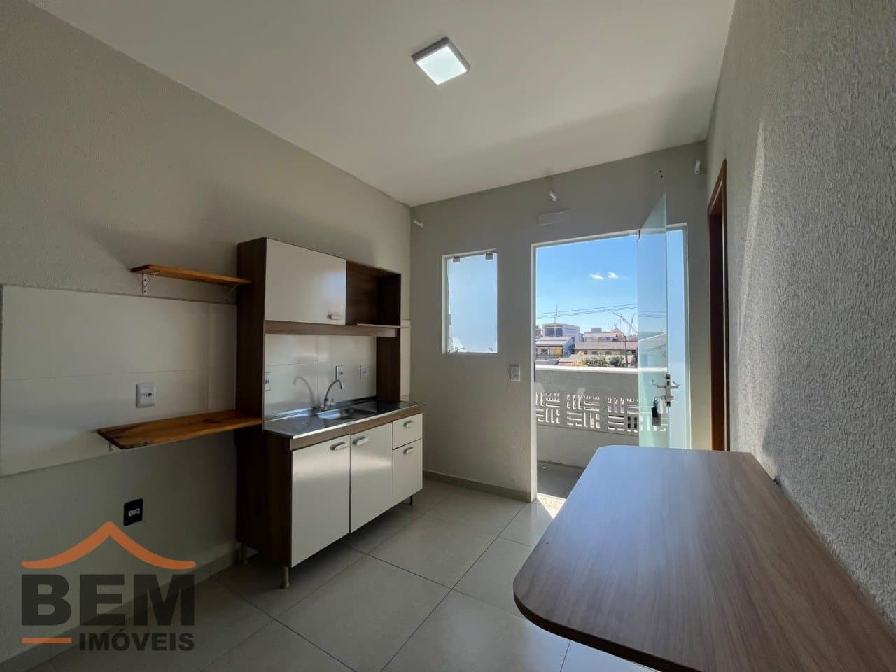 Kitnet para Locação com 1 quarto e 20m² no bairro Cordeiros, em Itajaí