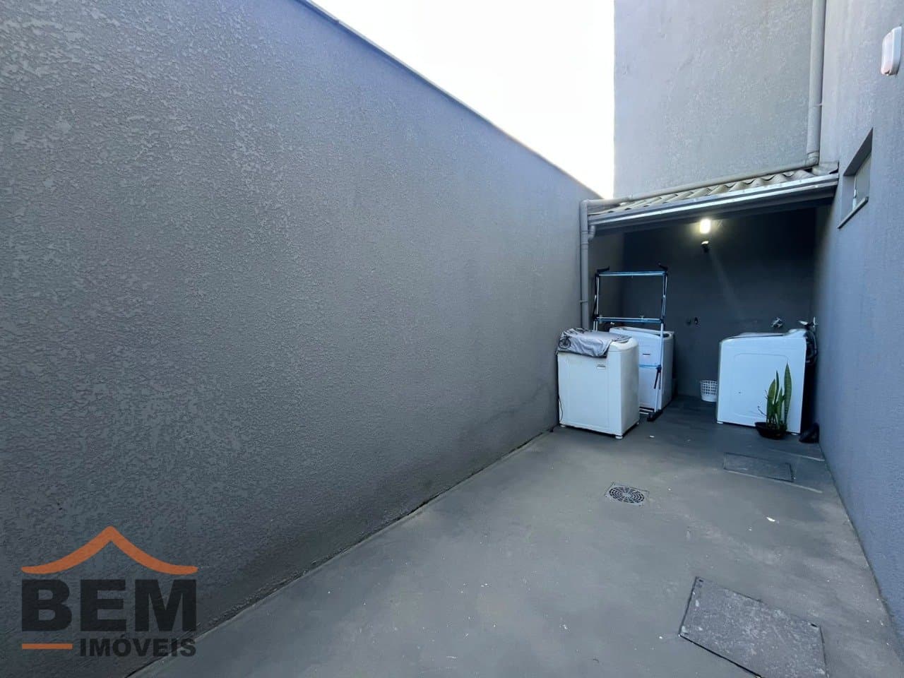 Kitnet para Locação com 1 quarto e 20m² no bairro Cordeiros, em Itajaí