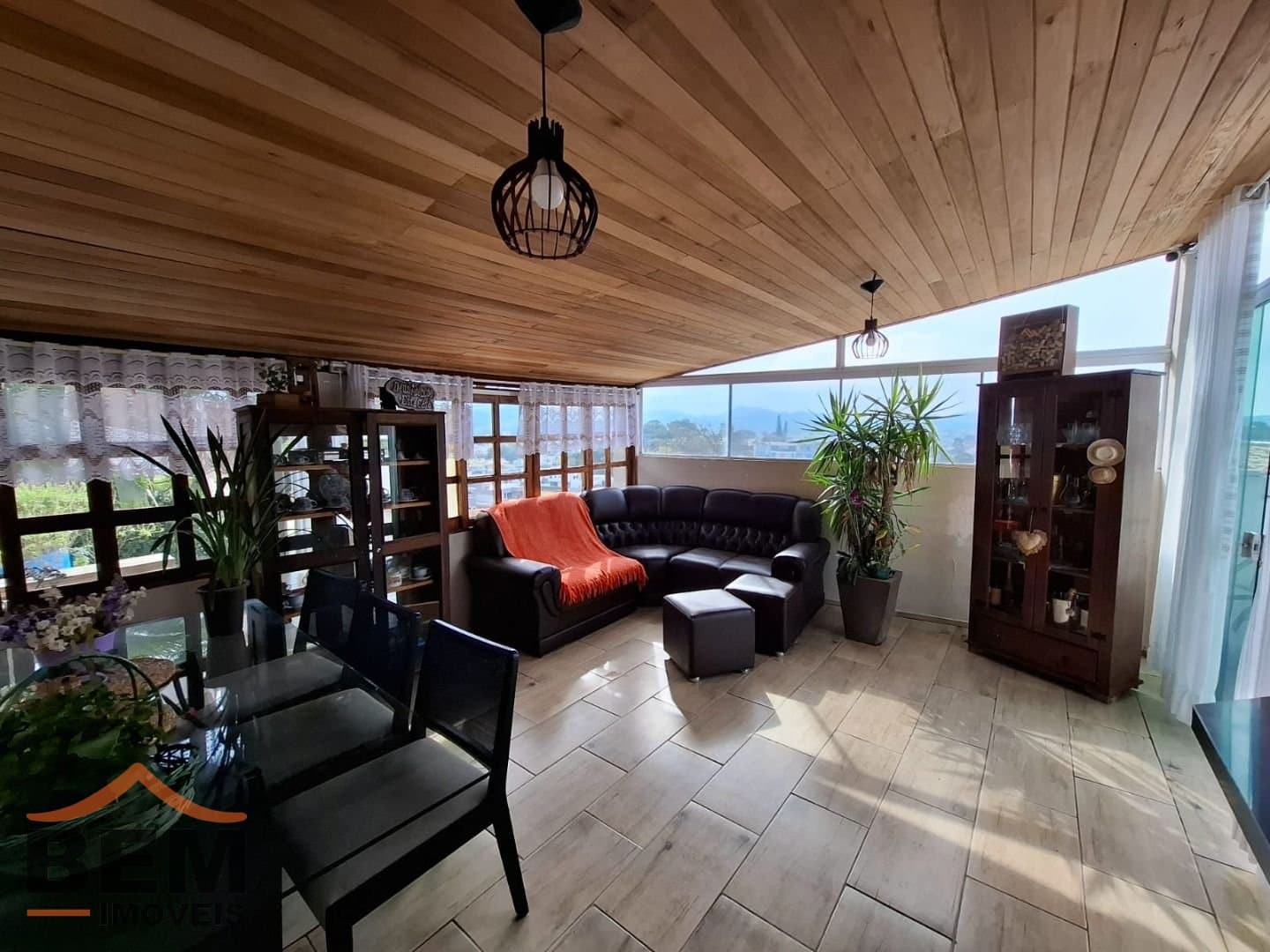 Casa para Venda com 3 quartos e 180m² no bairro Santa Regina, em Camboriú