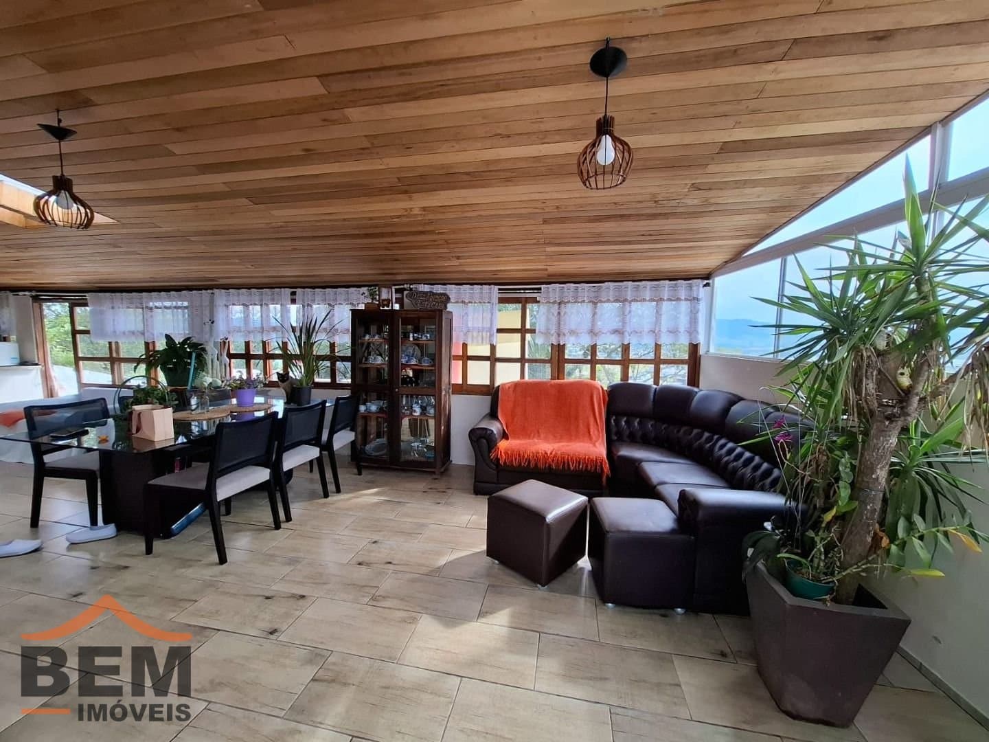 Casa para Venda com 3 quartos e 180m² no bairro Santa Regina, em Camboriú