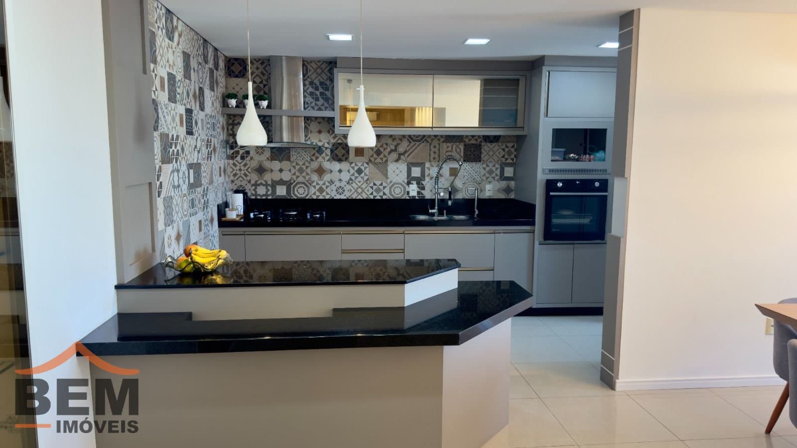 Apartamento para Venda com 3 quartos e 146m² no bairro Gravatá, em Navegantes