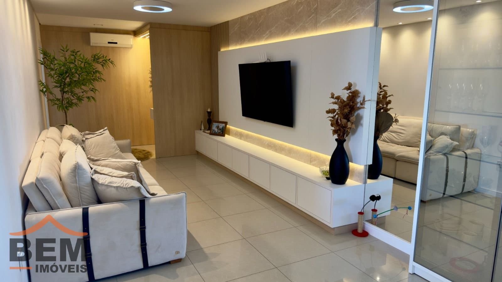Apartamento para Venda com 3 quartos e 146m² no bairro Gravatá, em Navegantes