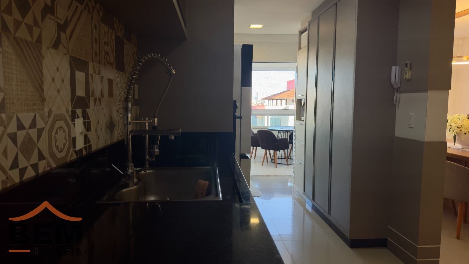 Apartamento para Venda com 3 quartos e 146m² no bairro Gravatá, em Navegantes