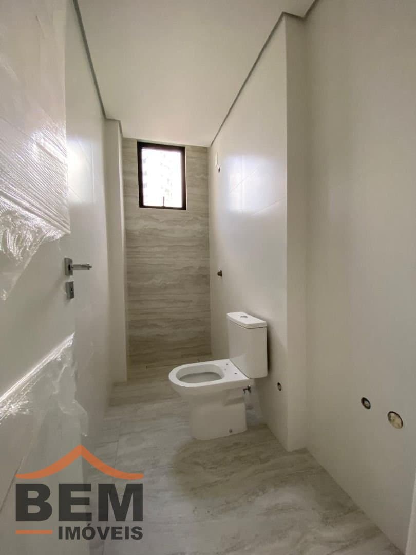 Apartamento para Venda com 4 quartos e 146m² no bairro Pioneiros, em Balneário Camboriú