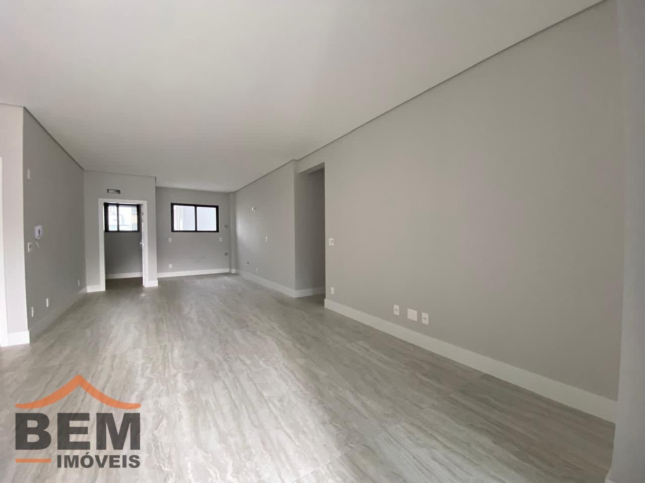 Apartamento para Venda com 4 quartos e 146m² no bairro Pioneiros, em Balneário Camboriú