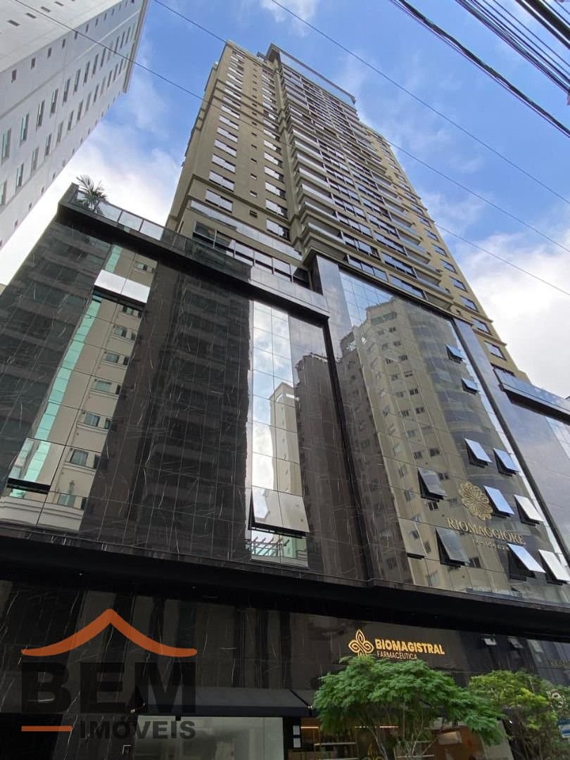 Apartamento para Venda com 4 quartos e 146m² no bairro Pioneiros, em Balneário Camboriú