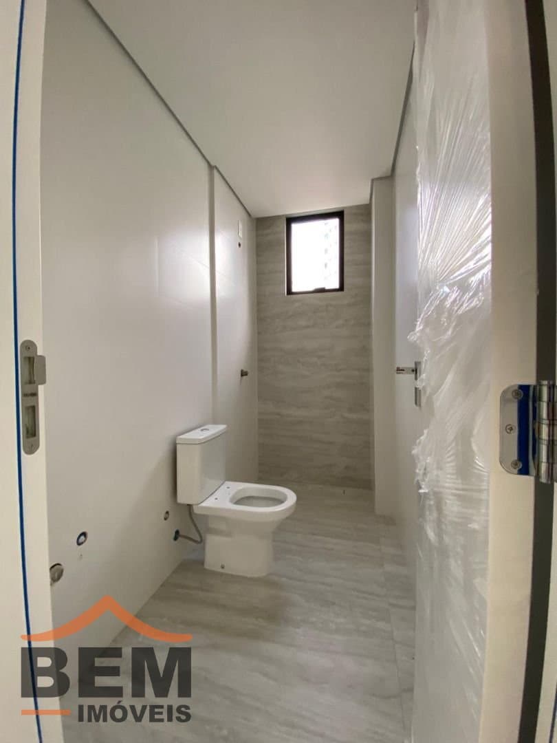 Apartamento para Venda com 4 quartos e 146m² no bairro Pioneiros, em Balneário Camboriú