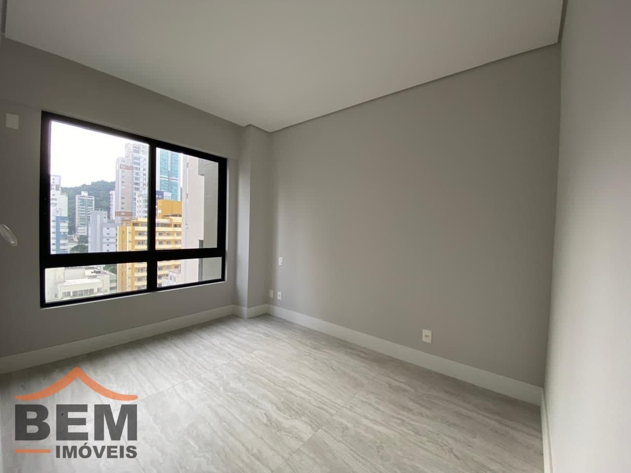 Apartamento para Venda com 4 quartos e 146m² no bairro Pioneiros, em Balneário Camboriú
