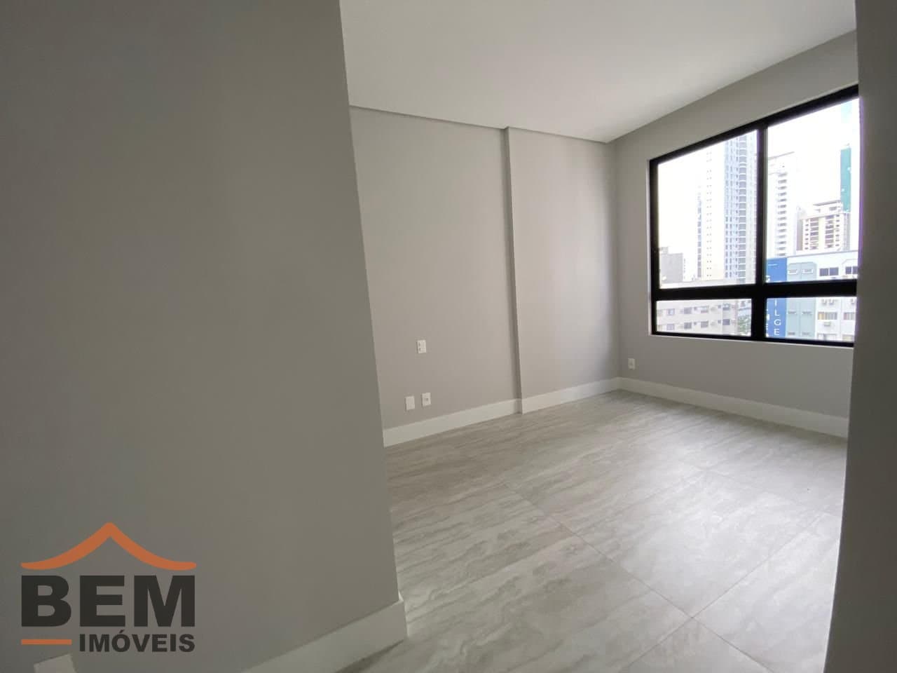 Apartamento para Venda com 4 quartos e 146m² no bairro Pioneiros, em Balneário Camboriú