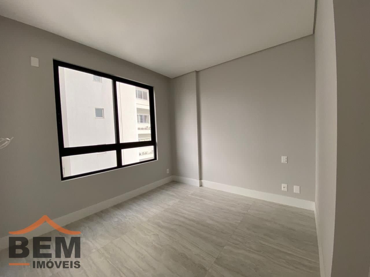 Apartamento para Venda com 4 quartos e 146m² no bairro Pioneiros, em Balneário Camboriú