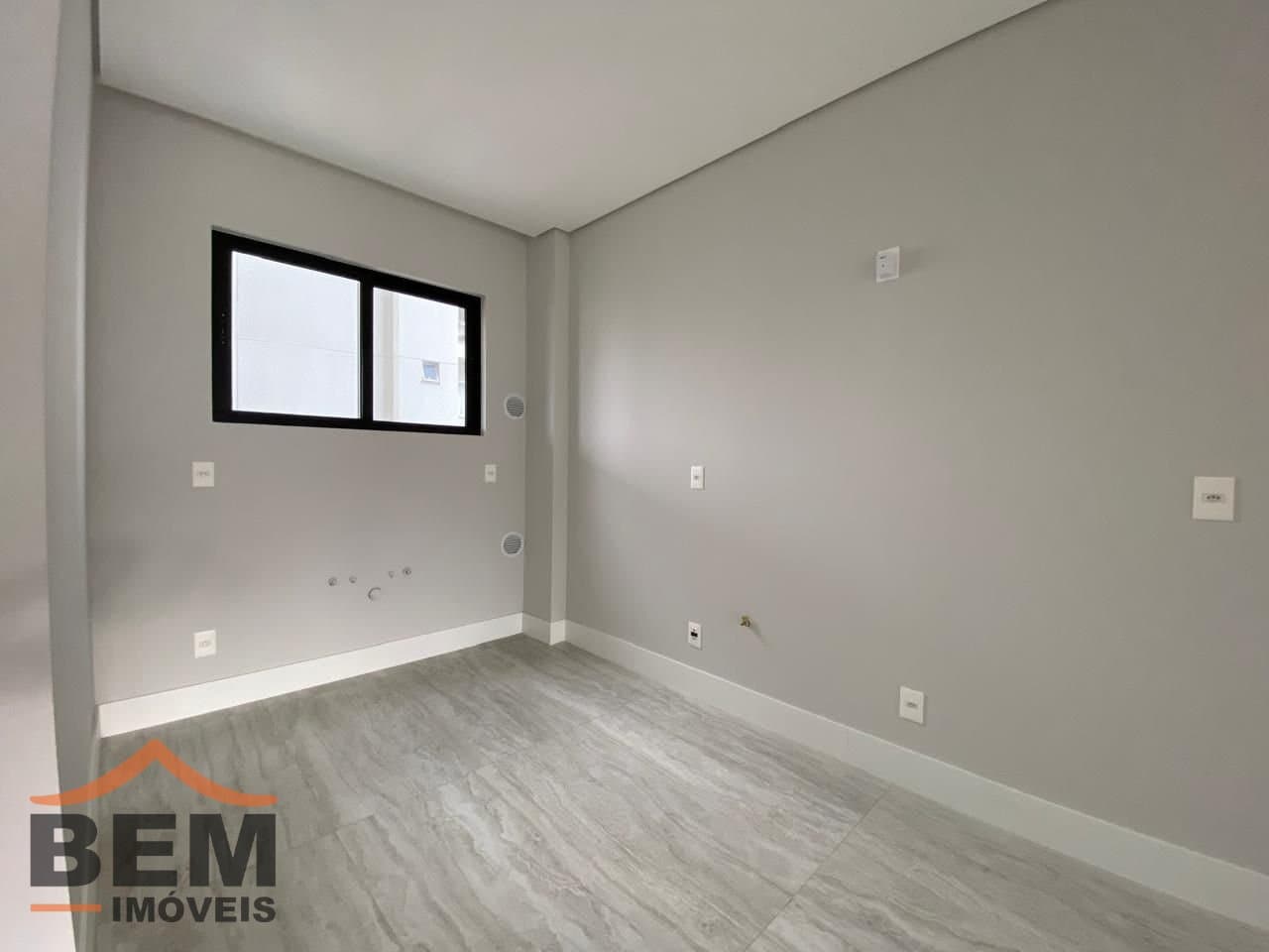 Apartamento para Venda com 4 quartos e 146m² no bairro Pioneiros, em Balneário Camboriú