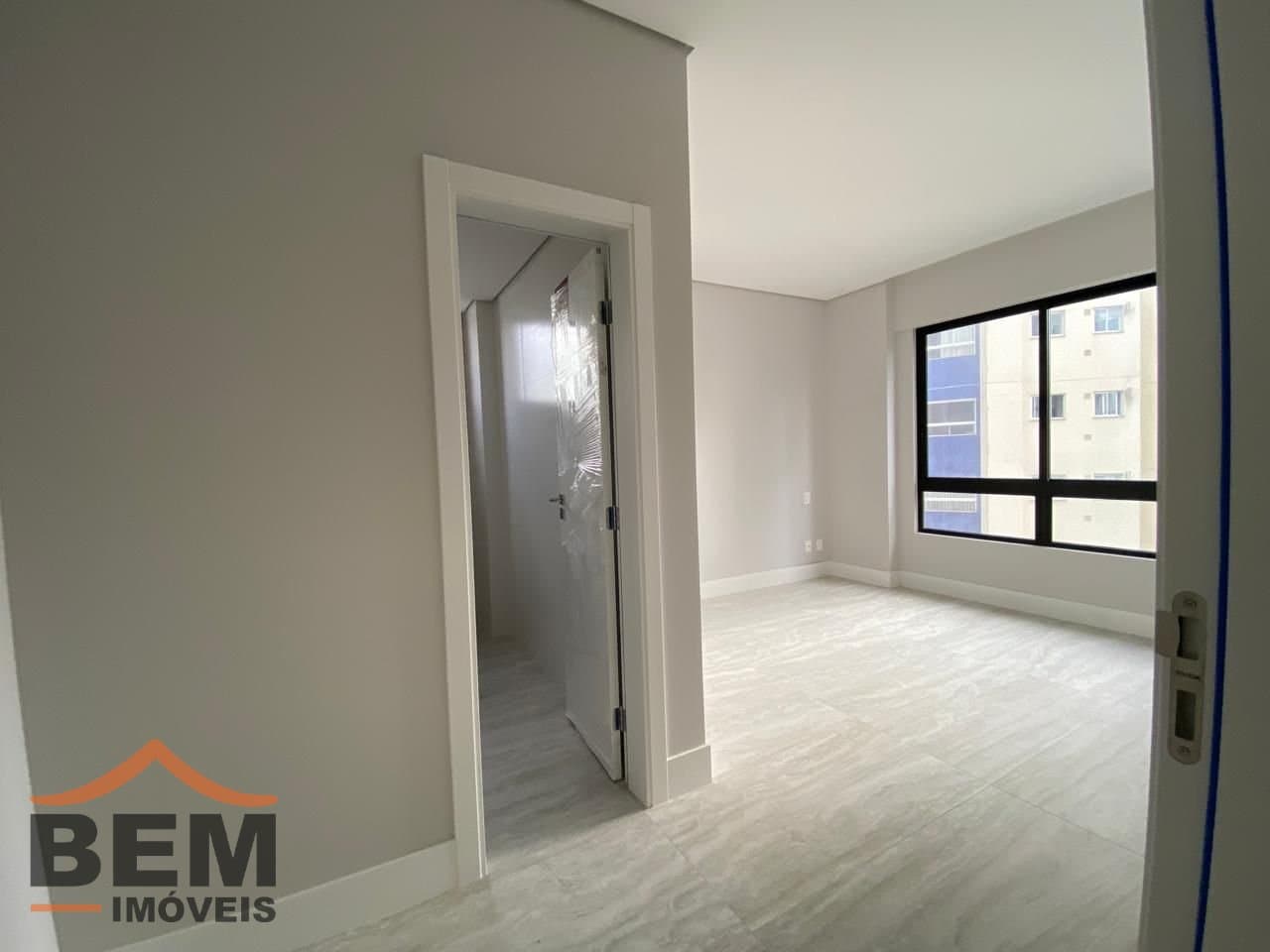 Apartamento para Venda com 4 quartos e 146m² no bairro Pioneiros, em Balneário Camboriú