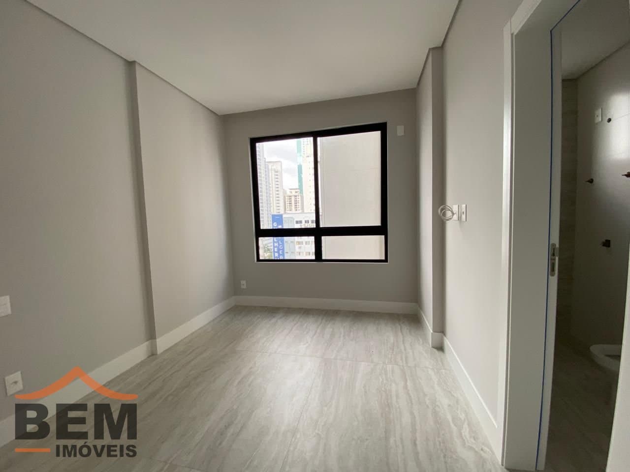 Apartamento para Venda com 4 quartos e 146m² no bairro Pioneiros, em Balneário Camboriú
