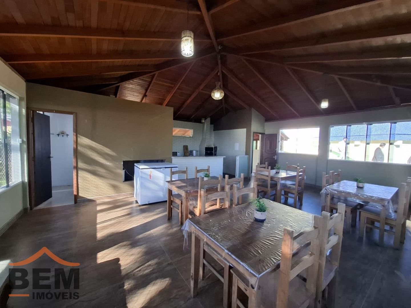 Casa com 4 quartos e 1000m² no bairro Praia das Taquaras, em Balneário Camboriú