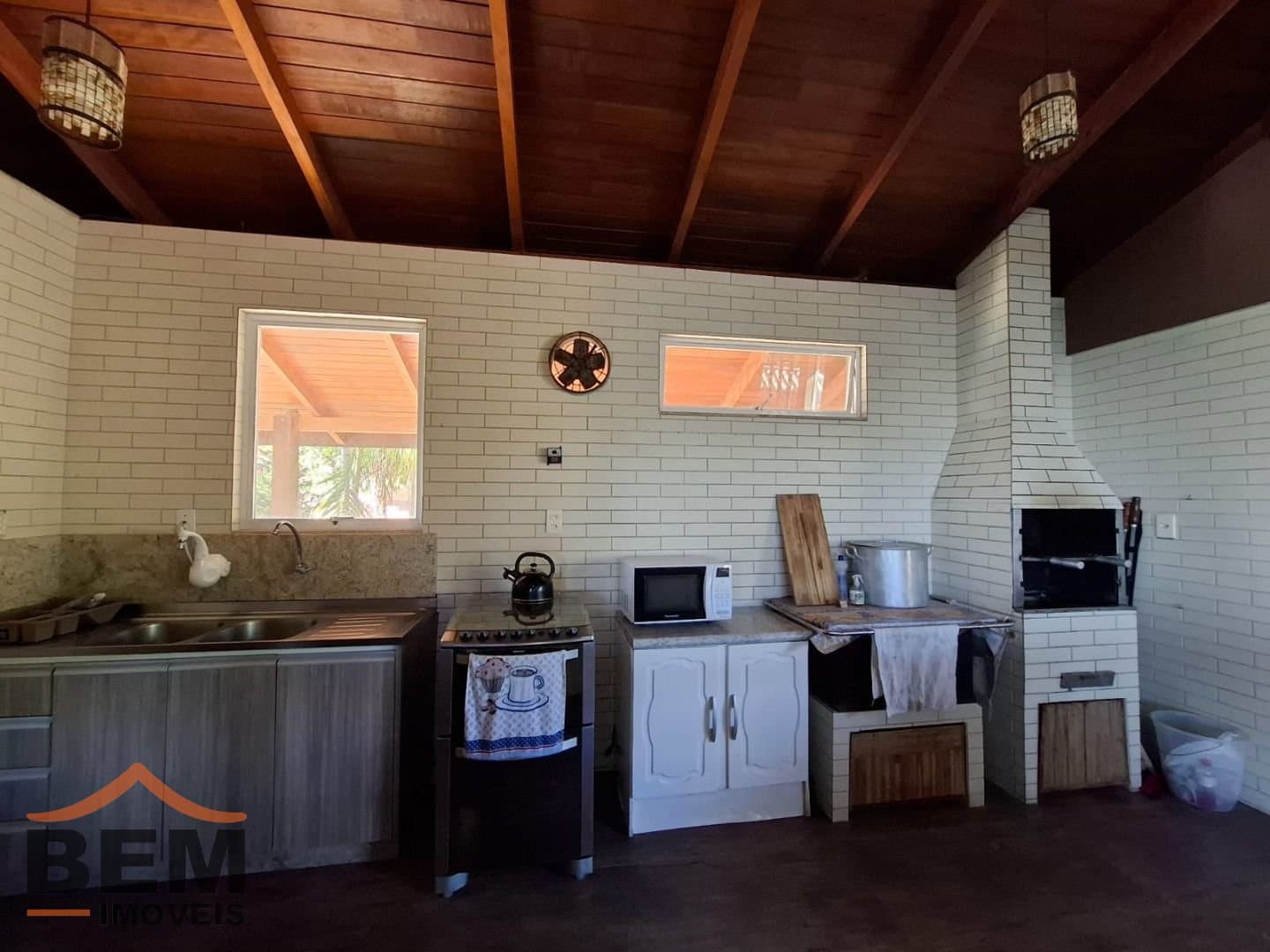 Casa com 4 quartos e 1000m² no bairro Praia das Taquaras, em Balneário Camboriú