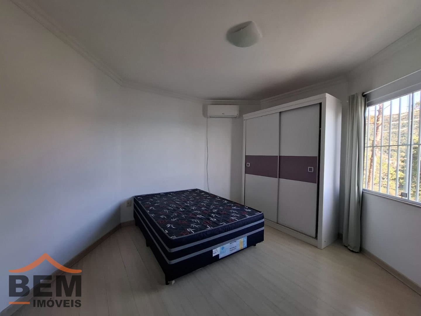 Casa com 4 quartos e 1000m² no bairro Praia das Taquaras, em Balneário Camboriú