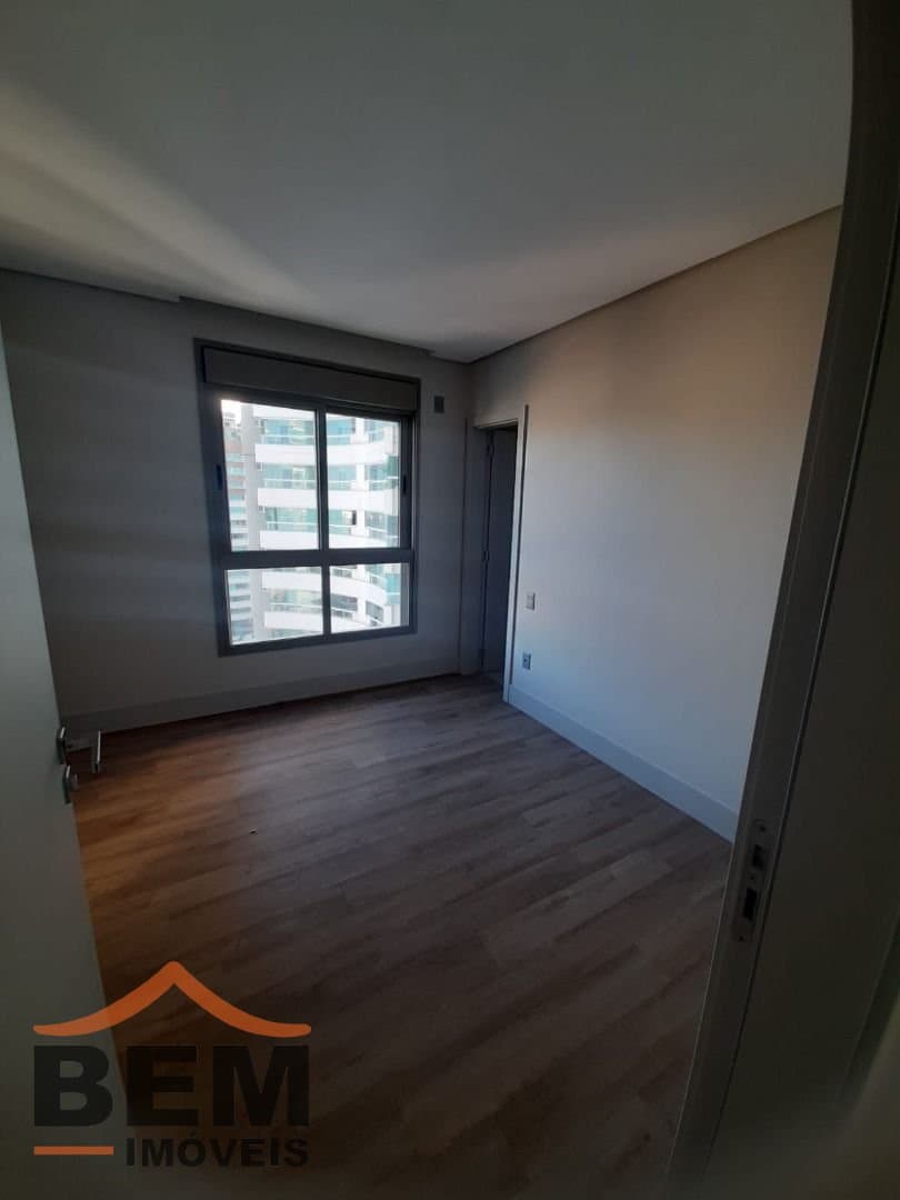 Apartamento para Venda com 3 quartos e 134m² no bairro Centro, em Itajaí