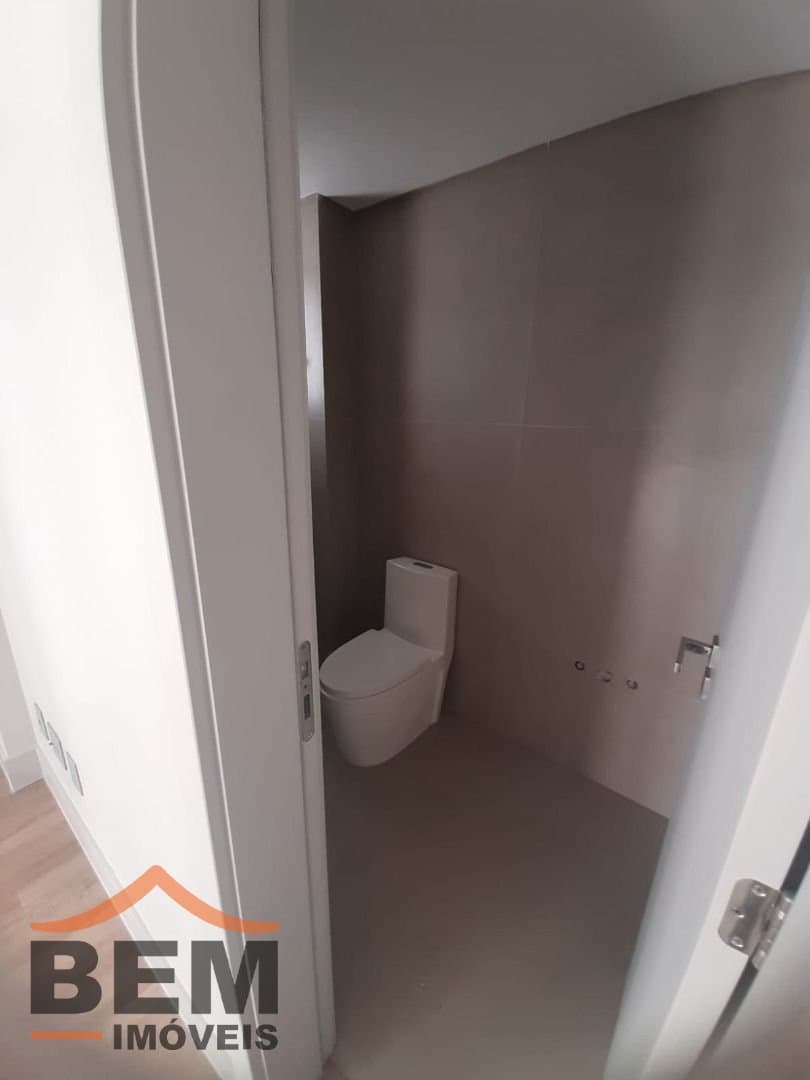Apartamento para Venda com 3 quartos e 134m² no bairro Centro, em Itajaí