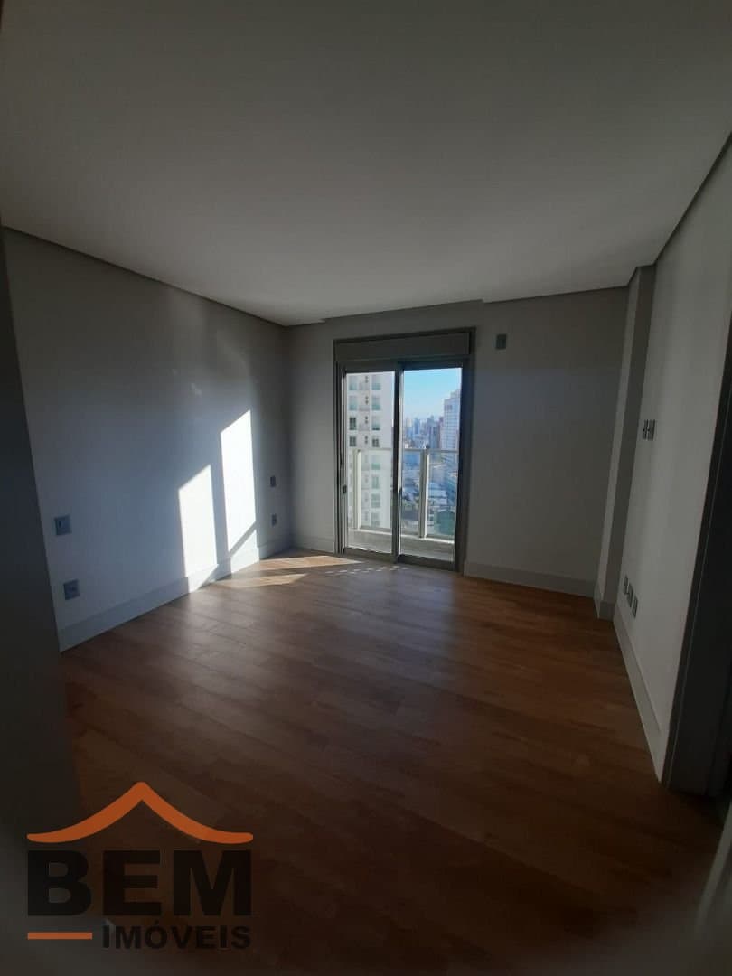 Apartamento para Venda com 3 quartos e 134m² no bairro Centro, em Itajaí