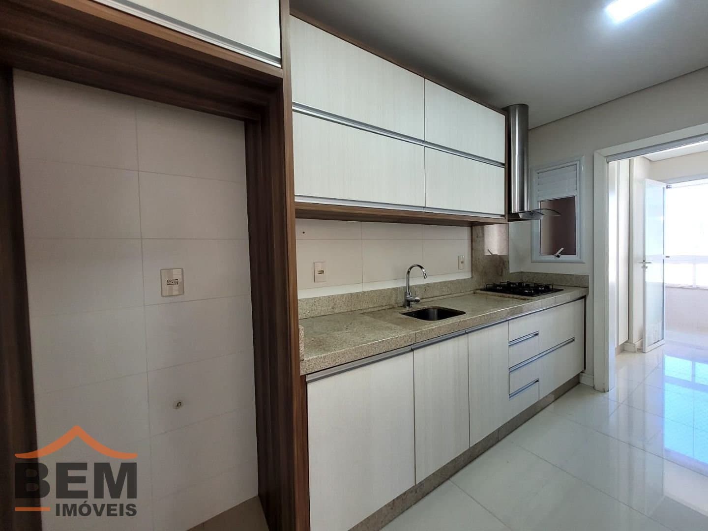 Apartamento para Locação com 3 quartos e 118m² no bairro Fazenda, em Itajaí