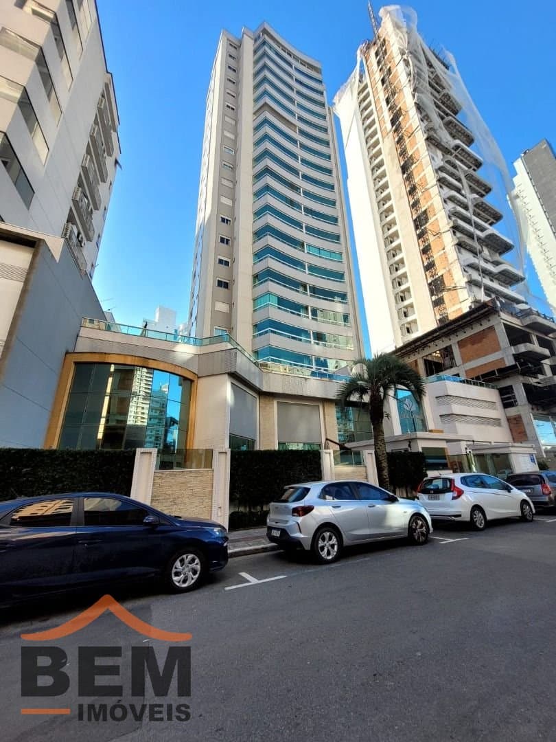 Apartamento para Locação com 3 quartos e 118m² no bairro Fazenda, em Itajaí