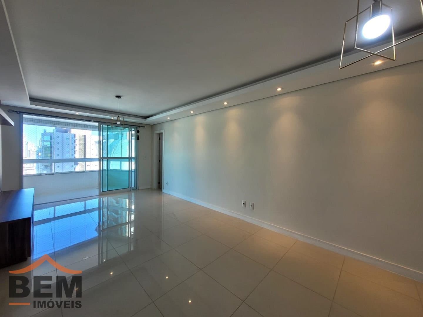 Apartamento para Locação com 3 quartos e 118m² no bairro Fazenda, em Itajaí