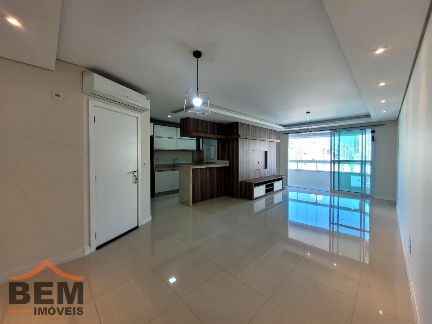 Apartamento para Locação com 3 quartos e 118m² no bairro Fazenda, em Itajaí