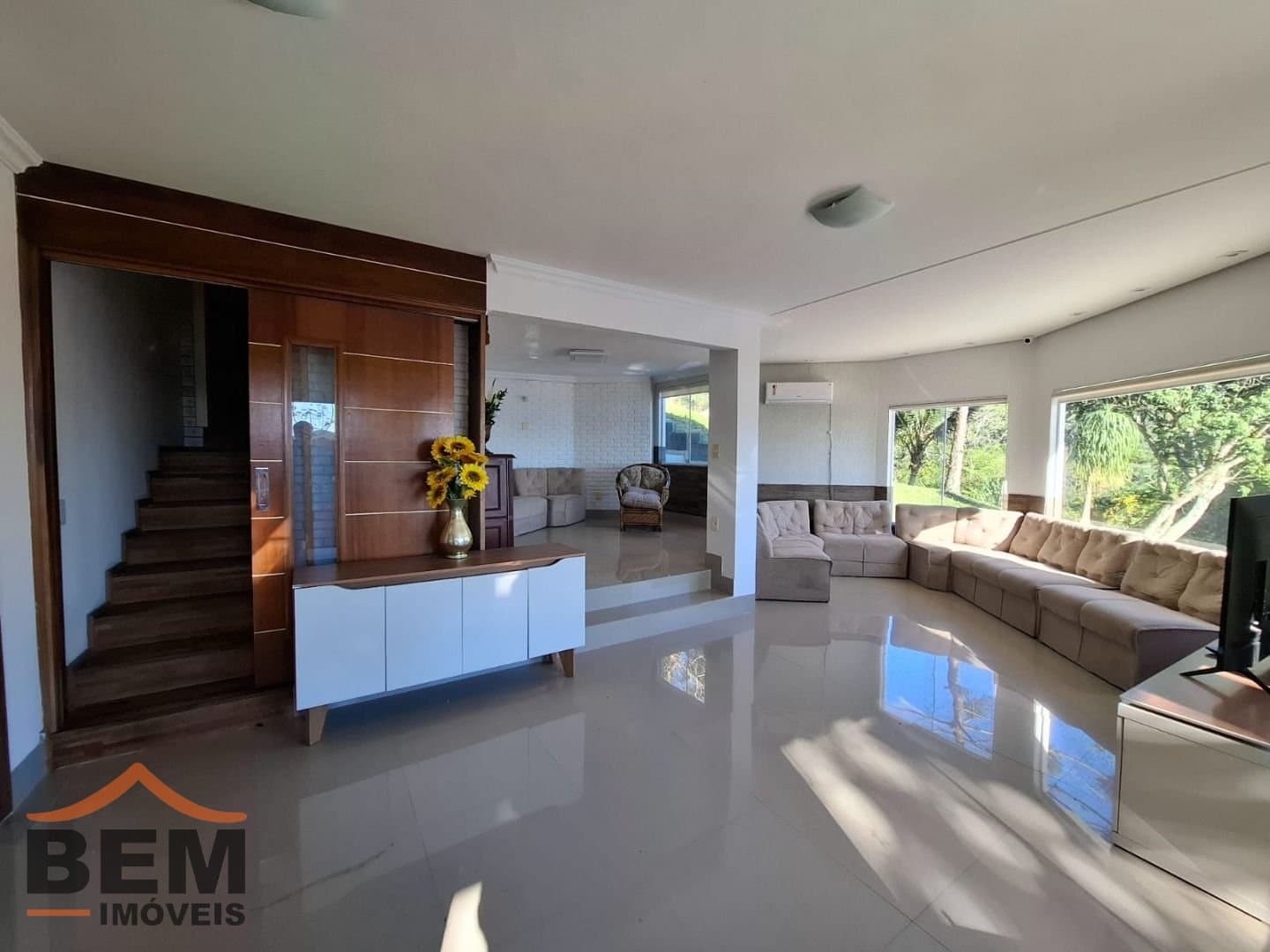 Casa para Locação com 4 quartos e 1500m² no bairro Praia das Taquaras, em Balneário Camboriú: 07- SALA DE ESTAR 