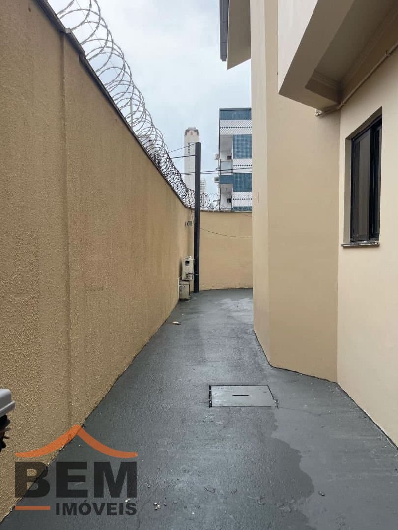 Casa para Venda com 9 quartos e 400m² no bairro Centro, em Balneário Camboriú