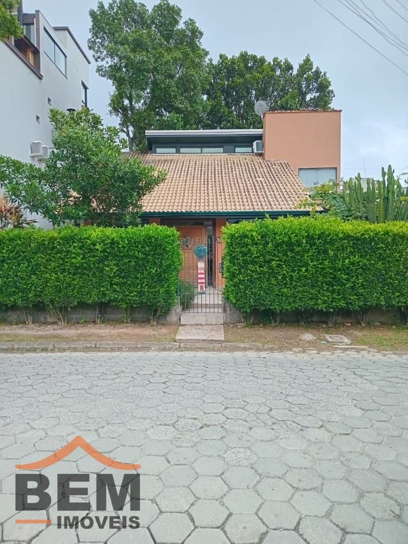 Casa para Venda com 3 quartos e 150m² no bairro Centro, em Bombinhas