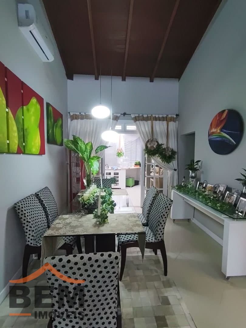 Casa para Venda com 2 quartos e 222m² no bairro Dom Bosco, em Itajaí