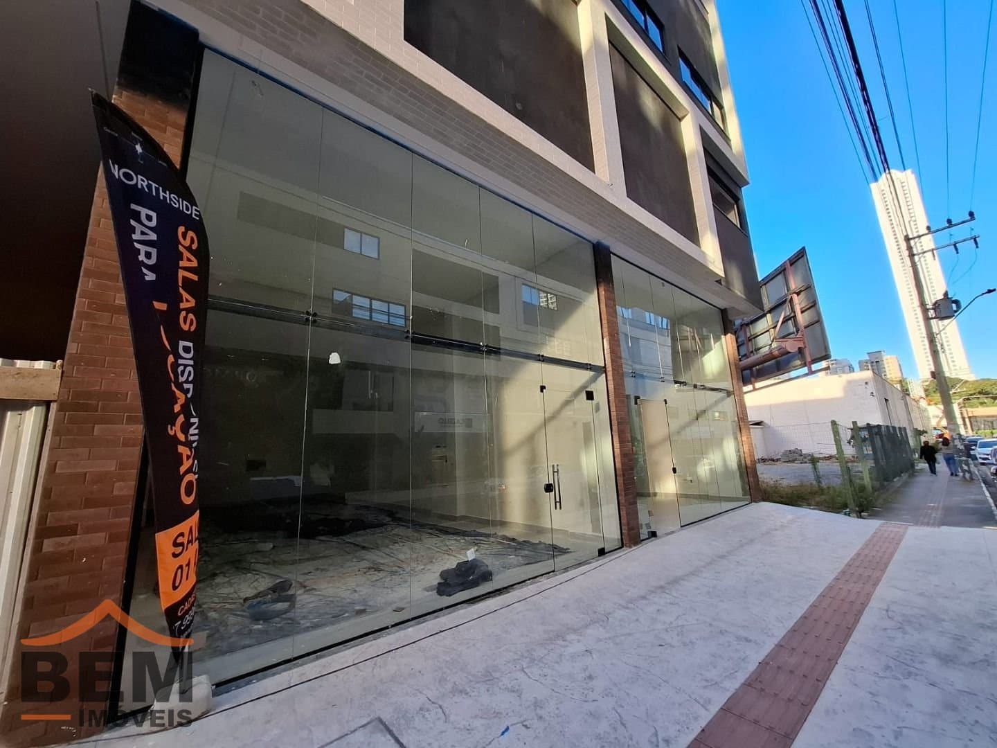 Salas/Conjuntos para Locação com 80m² no bairro Nações, em Balneário Camboriú: 01- FACHADA